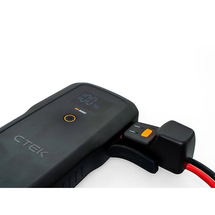 CTEK RB 4000 apukäynnistin varavirtalähteellä 12V