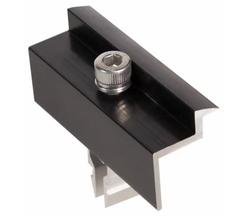 Aurinkopaneelin päätykiinnike asennuskiskoon, musta